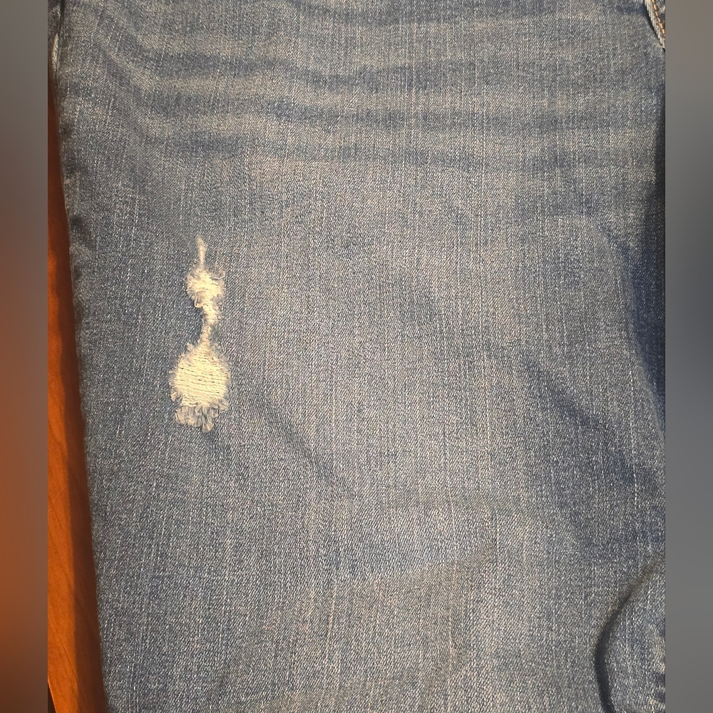 Ava & Viv Women's 18W Distressed Blue Jean Denim Capris - Picture 3 of 10